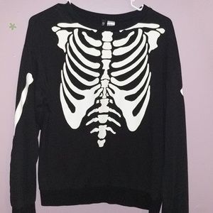Skeleton Sweater Perfect for Halloween !